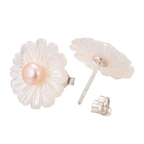 NWOT- Shell and Natural Pearl with 925 sterling silver flower daisy stud earring - Picture 4 of 5